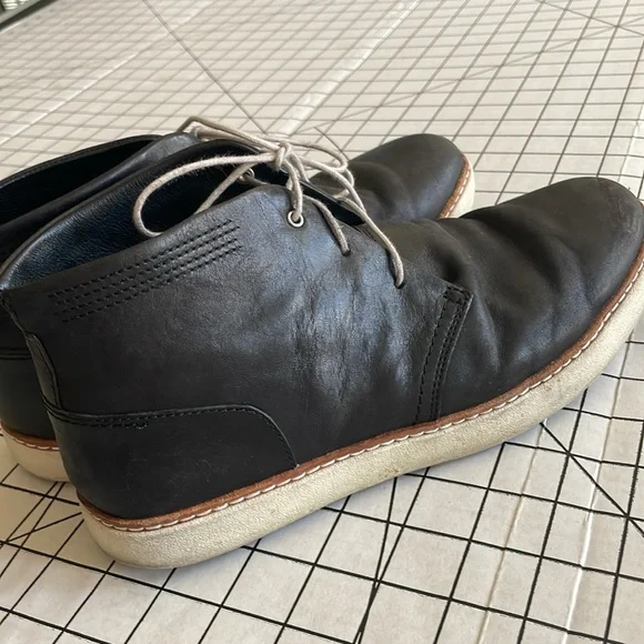 Timberland men’s chukka boots, size 7.5, great used condition black with brown - Picture 7 of 8